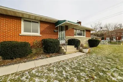 985 LARKIN Street, Carlington - Central Park, ON K1Z 5R5