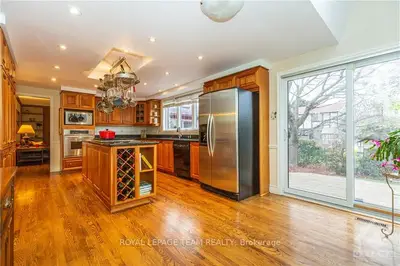 30 HAMPEL Crescent, Stittsville - Munster - Richmond, ON K2S 1E4