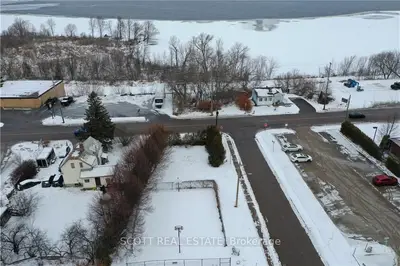 122, 128, 136 PETER Street, Pembroke, ON K8A 0G3