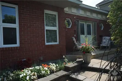 6770 BARSONA Place, Orleans - Convent Glen and Area, ON K1C 1J3