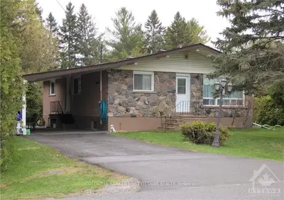 1402 LOWEN Drive, Blossom Park - Airport and Area, ON K1V 1H3