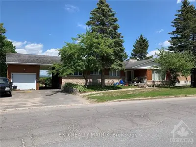 1179 ABERDEEN Street, Hawkesbury, ON K6A 1K6