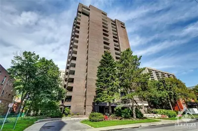 71 SOMERSET Street W 1705, Ottawa Centre, ON K2P 2G2