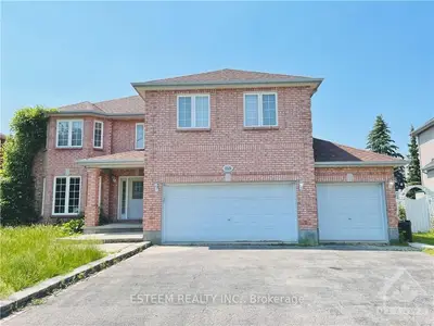 2365 KENDRON Lane, Hunt Club - Windsor Park Village and Area, ON K1V 0Z2