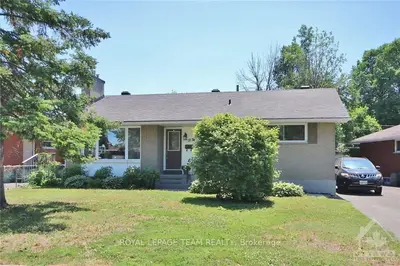 1234 RIDEOUT Crescent, Parkway Park - Queensway Terrace S and Area, ON K2C 2X7