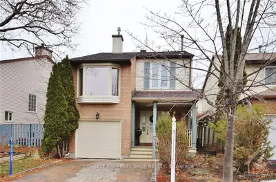 1031 ALENMEDE Crescent, Britannia Heights - Queensway Terrace N and Area, ON K2B 8H2