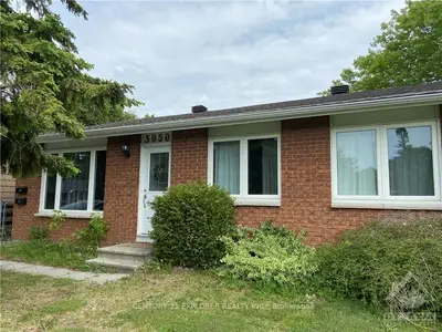3050 HUNTINGDON Court, Blossom Park - Airport and Area, ON K1T 1R2