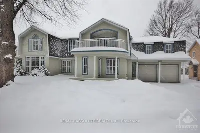 2777 SALINA Street, Britannia - Lincoln Heights and Area, ON K2B 6P8
