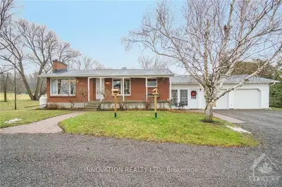 2494 UPPER DWYER HILL Road, Carp - Huntley Ward, ON K0A 1L0