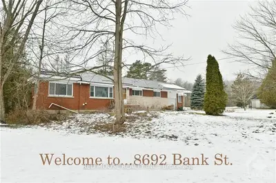 8692/8690 BANK Street, Greely - Metcalfe - Osgoode - Vernon and Area, ON K0A 2W0