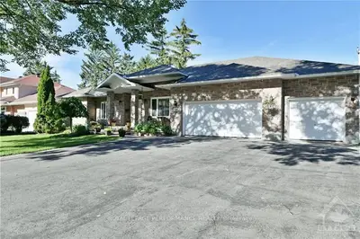 2106 CHALMERS Road, Alta Vista and Area, ON K1H 6K4