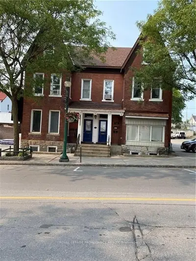 240-246 KING Street W, Brockville, ON K6V 3R9