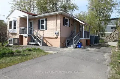 37 JOLLIET Avenue, Vanier and Kingsview Park, ON K1L 5H4