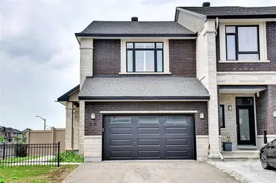 215 DOLCE Crescent, Blossom Park - Airport and Area, ON K1X 0B2