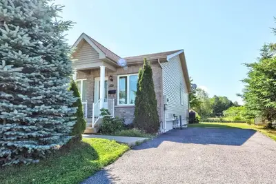 320 HIGGINSON Street, Hawkesbury, ON K6A 3W6