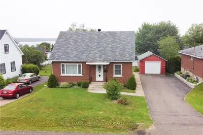 243 Belmont Avenue, Pembroke, On K8a 2c6