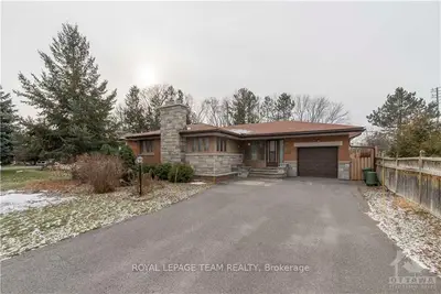 1198 ADIRONDACK Drive, Parkway Park - Queensway Terrace S and Area, ON K2C 2V3