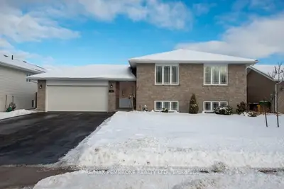 46 OAK Avenue, Petawawa, ON K8H 0B5
