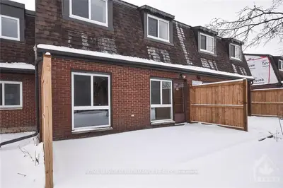 1910 JASMINE Crescent 24J, Beacon Hill North - South and Area, ON K1J 7V9