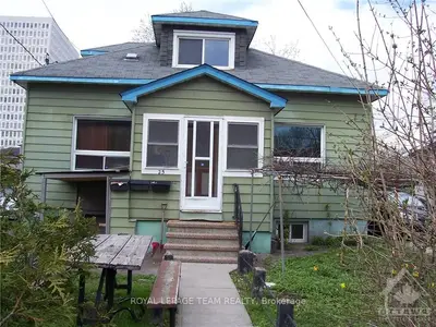 25 WASHINGTON Avenue, Vanier and Kingsview Park, ON K1L 6X7