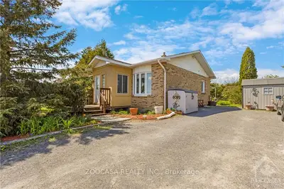 6081 Renaud Road, Orleans - Convent Glen and Area, ON K1C 7G4