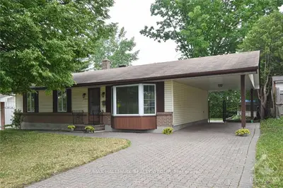 2366 OGILVIE Road, Beacon Hill North - South and Area, ON K1J 7N6