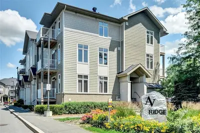 261 EVEREST C, Elmvale Acres and Area, ON K1G 4C2