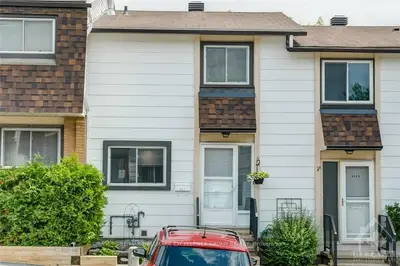 912 ELMSMERE Road F, Beacon Hill North - South and Area, ON K1J 7T6