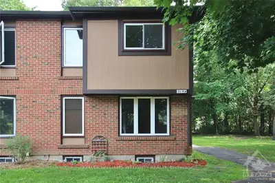 3154 STOCKTON Drive, Blossom Park - Airport and Area, ON K1T 1S1