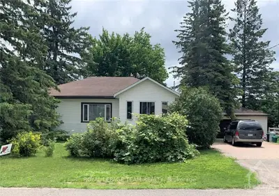 1750 KINGSDALE Avenue, Blossom Park - Airport and Area, ON K1T 1H6