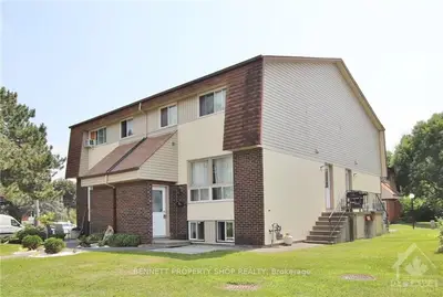 20 FORESTER Crescent A, Bells Corners and South to Fallowfield, ON K2H 8Y3