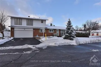 115 OAKBURN Road, Kanata, ON K2H 7L2