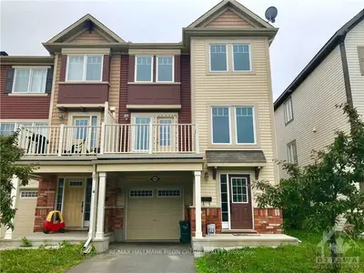 114 SUNSHINE Crescent, Orleans - Cumberland and Area, ON K4A 0V3