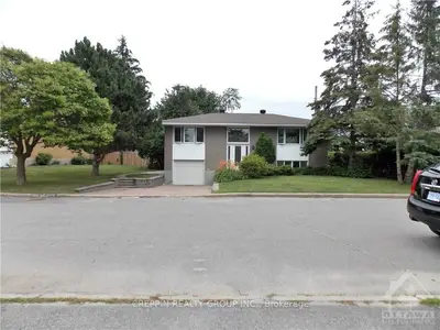 987 WISEMAN Crescent, Billings Bridge - Riverside Park and Area, ON K1V 8J3