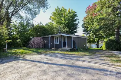 2552-C RIVER Road, Manotick - Kars - Rideau Twp and Area, ON K4M 1B4