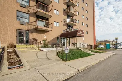 3 APPLE Street 101, Brockville, ON K6V 4X5
