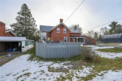 10 VANCOURTLAND Street S, Arnprior, ON K7S 2Z7