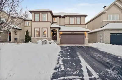 1802 MICKELBERRY Crescent, Orleans - Cumberland and Area, ON K4A 0E6