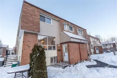 30 FORESTER Crescent D, Bells Corners and South to Fallowfield, ON K2H 8Y2