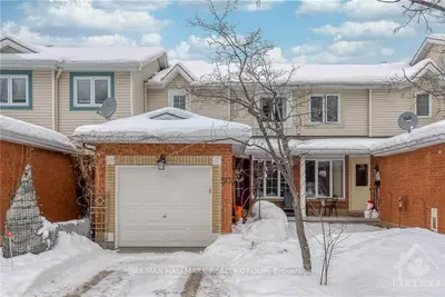 513 LAWLER Crescent, Orleans - Cumberland and Area, ON K4A 3Y5