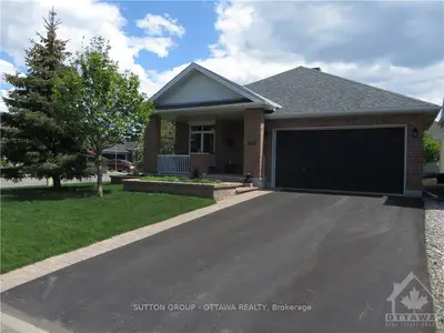 864 YELLOWTHROAT Crescent, Orleans - Cumberland and Area, ON K4A 4M5