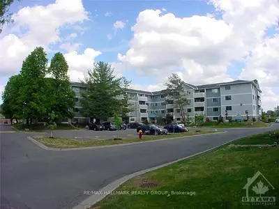 216 Viewmount Drive 102, Cityview - Parkwoods Hills - Rideau Shore, ON K2E 7X4