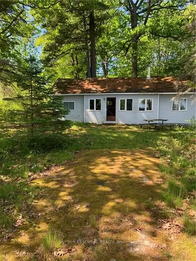 4 SMITH ISLAND, Brockville, ON K6V 3N4