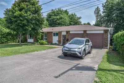 9 NORMAN Street, Petawawa, ON K8H 1V6