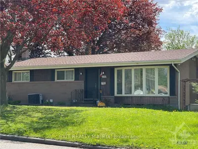 1196 GATEWAY Road, Parkway Park - Queensway Terrace S and Area, ON K2C 2X2