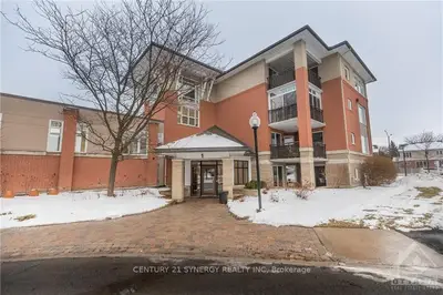 1 MERIDIAN Place 309, South of Baseline to Knoxdale, ON K2G 6N1