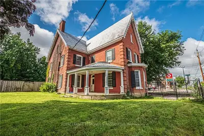 324 PEMBROKE Street E, Pembroke, ON K8A 3K4