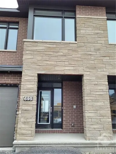 695 CAIRN Avenue, Orleans - Convent Glen and Area, ON K4B 1H9