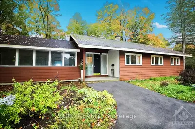 18 DAVIDSON Drive, Beacon Hill North - South and Area, ON K1J 6L8