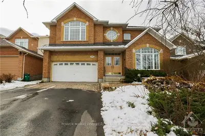 3026 APPLE HILL Drive, Blossom Park - Airport and Area, ON K1T 3Y8